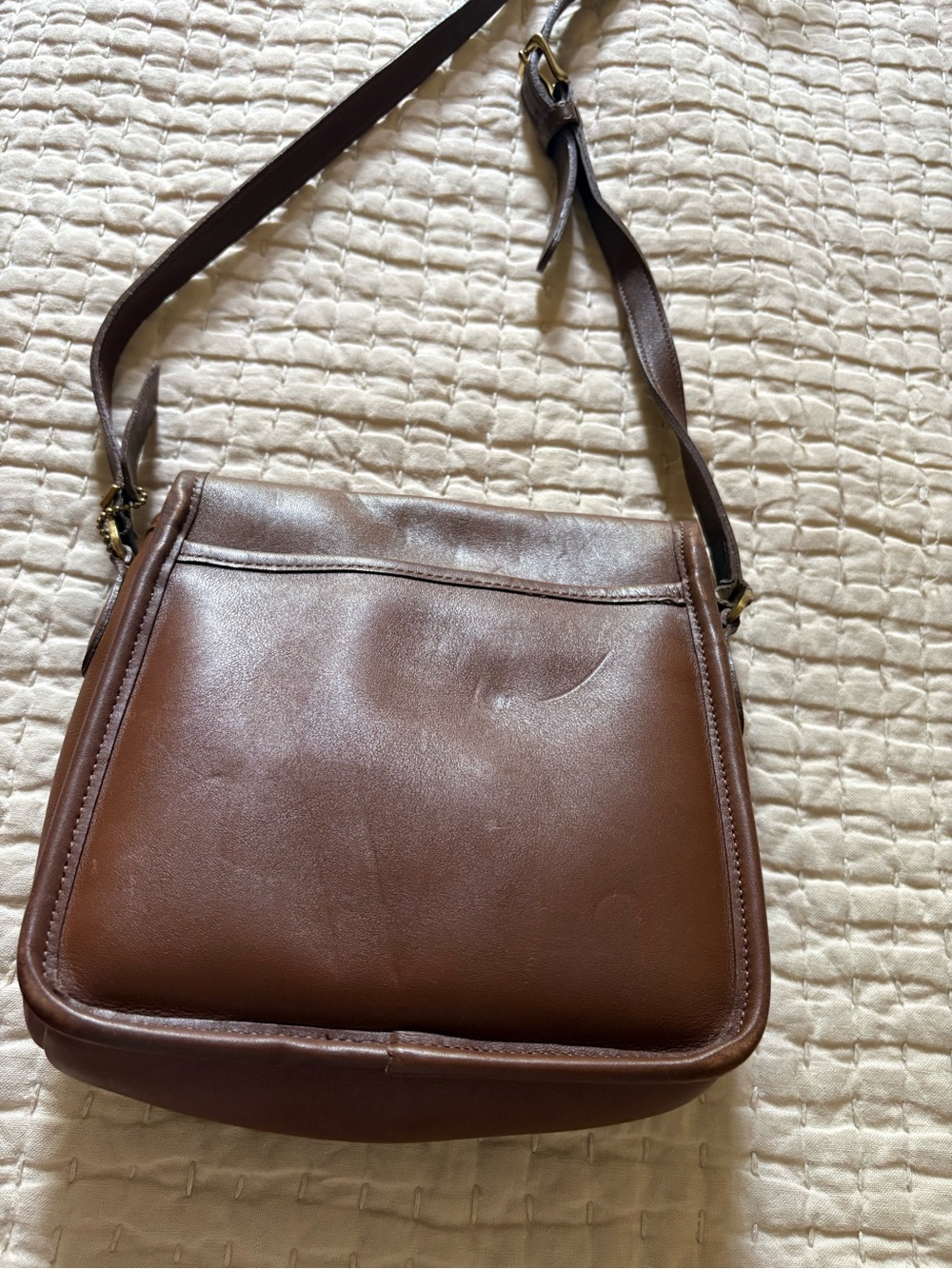 Vintage Coach Brown Leather Crossbody Bag with Turn-Lock Closure - Picture 4 of 15